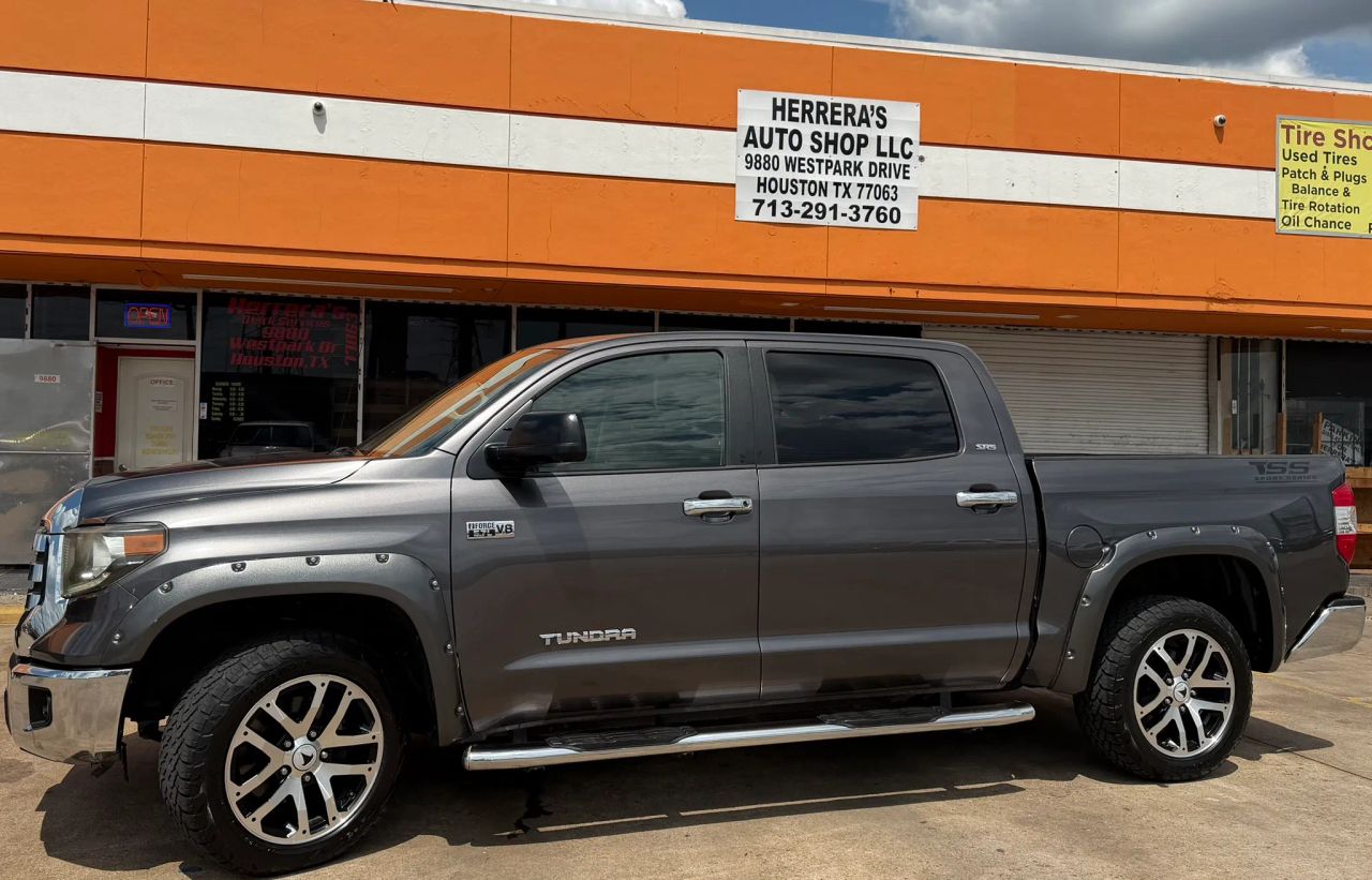 toyota tundra 2018 5TFEY5F10JX233431 image toyota tundra 2018 5TFEY5F10JX233431 image