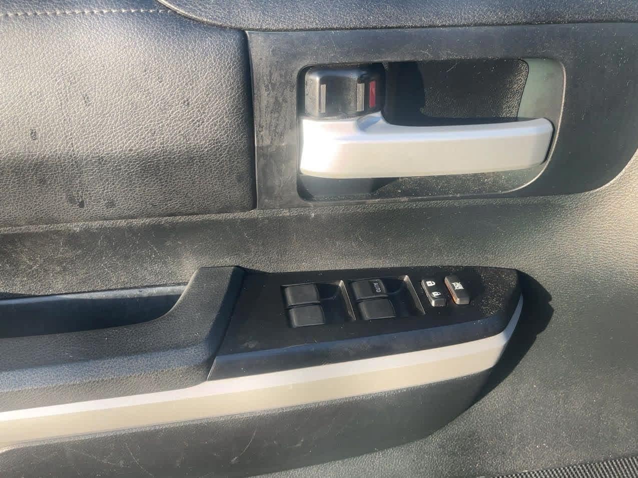 toyota tundra 2018 5TFEY5F10JX231517 image toyota tundra 2018 5TFEY5F10JX231517 image