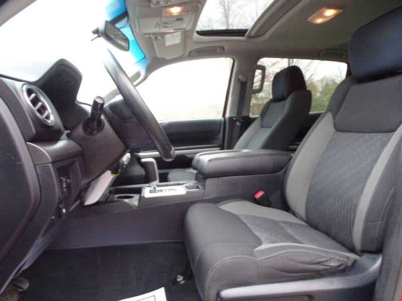 toyota tundra 2017 5TFDY5F12HX631505 image toyota tundra 2017 5TFDY5F12HX631505 image