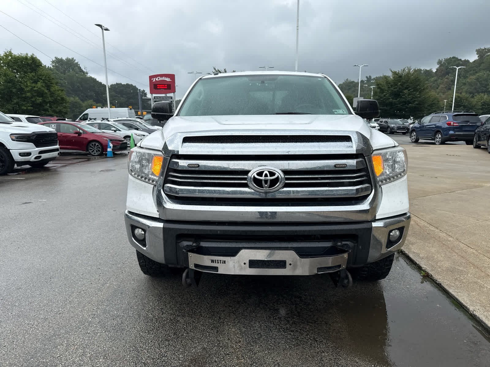 toyota tundra 2017 5TFUM5F1XHX074581 image toyota tundra 2017 5TFUM5F1XHX074581 image