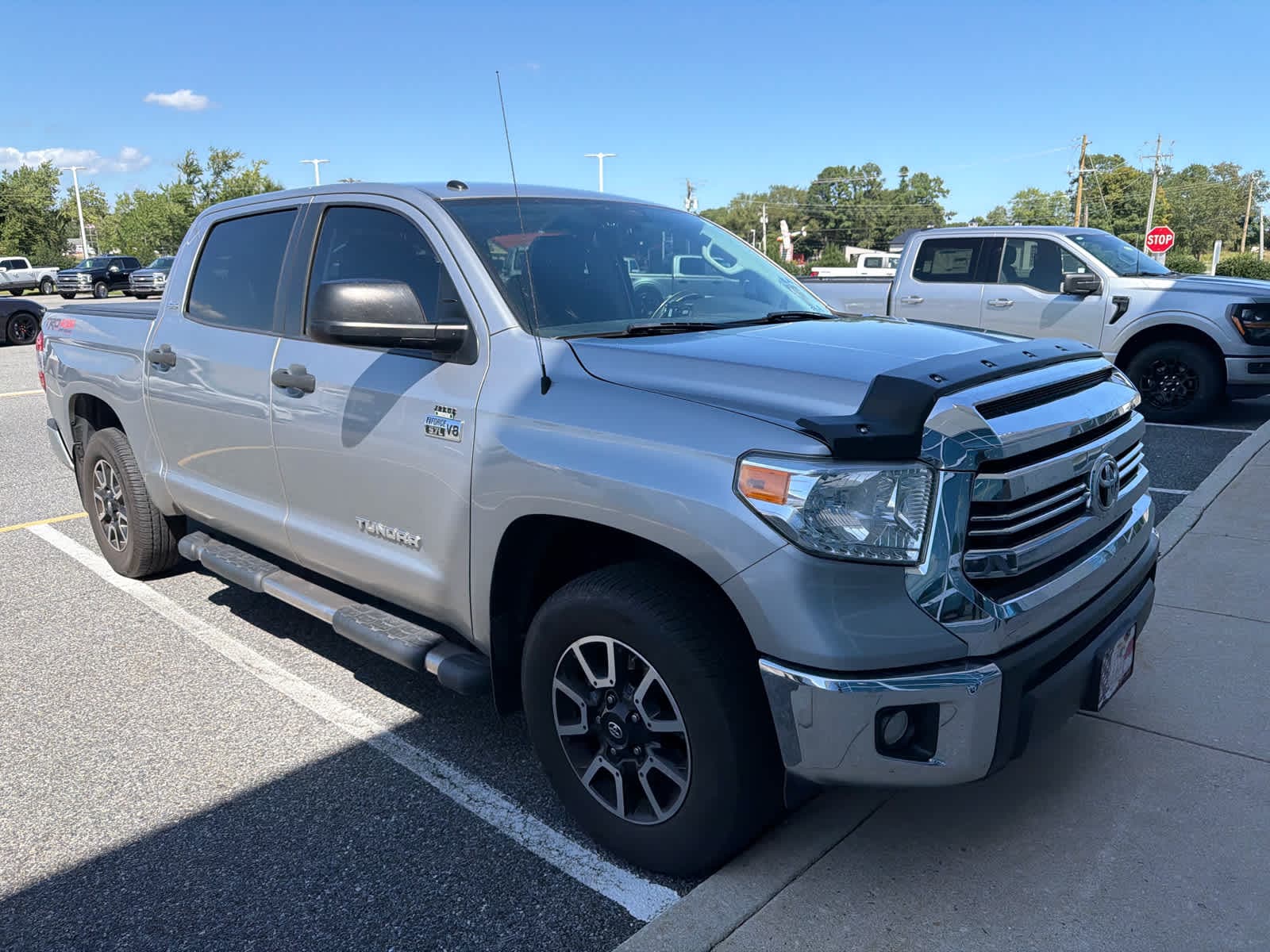 toyota tundra 2017 5TFDY5F17HX607538 image toyota tundra 2017 5TFDY5F17HX607538 image