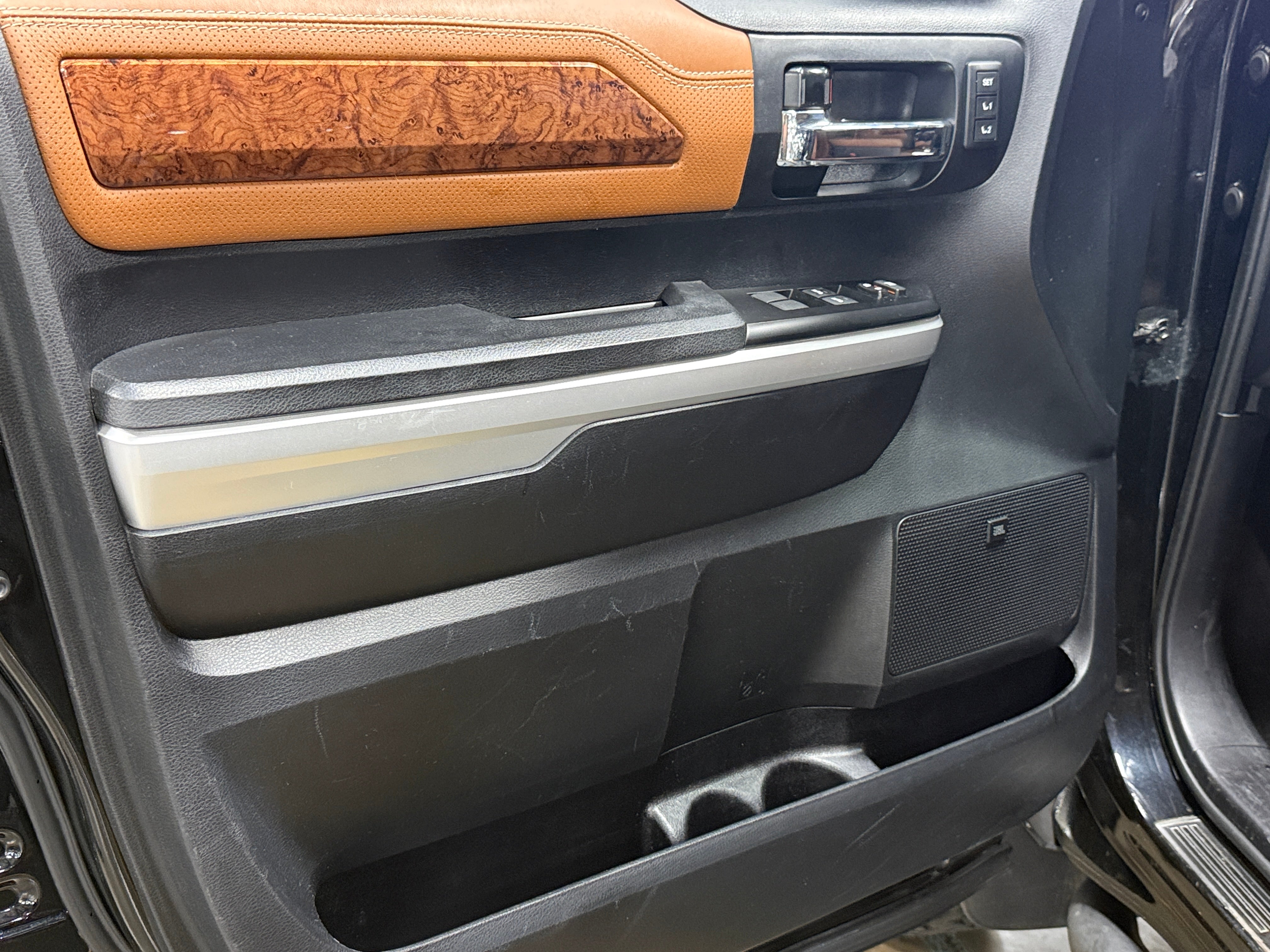 toyota tundra 2017 5TFAW5F12HX641217 image toyota tundra 2017 5TFAW5F12HX641217 image