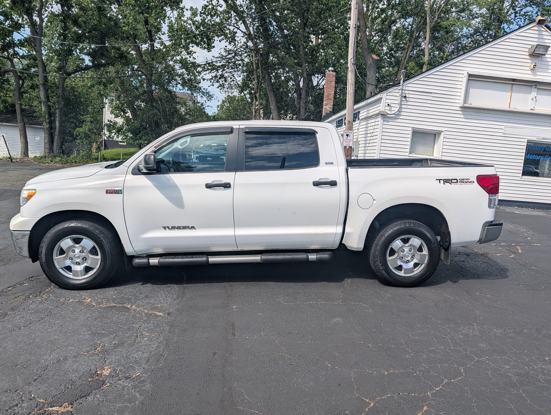 toyota tundra 2012 5TFDY5F11CX234988 image toyota tundra 2012 5TFDY5F11CX234988 image