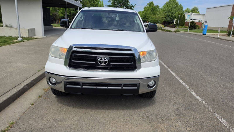 toyota tundra 2012 5TFDY5F11CX211582 image toyota tundra 2012 5TFDY5F11CX211582 image