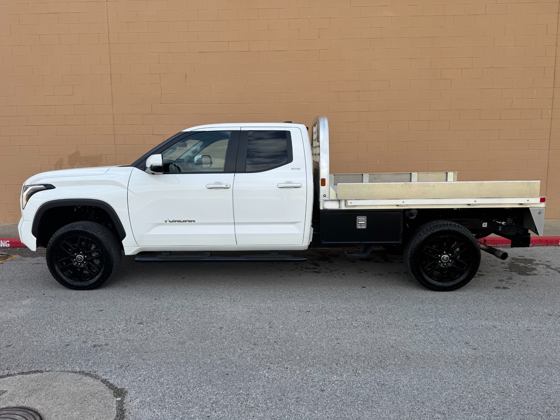 toyota tundra 2024 5TFLA5GD7RX002607 image toyota tundra 2024 5TFLA5GD7RX002607 image