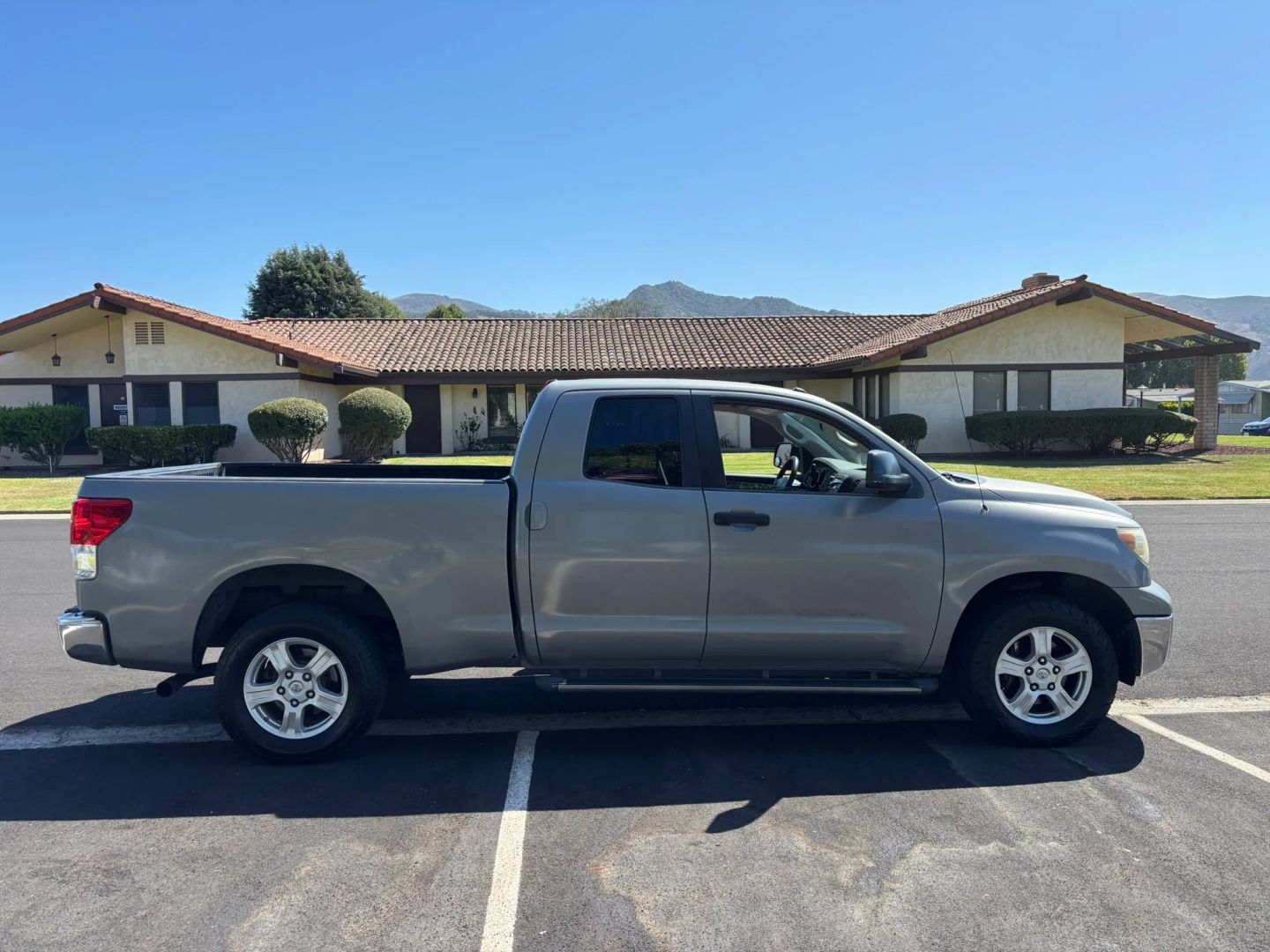 toyota tundra 2011 5TFRM5F11BX020616 image toyota tundra 2011 5TFRM5F11BX020616 image