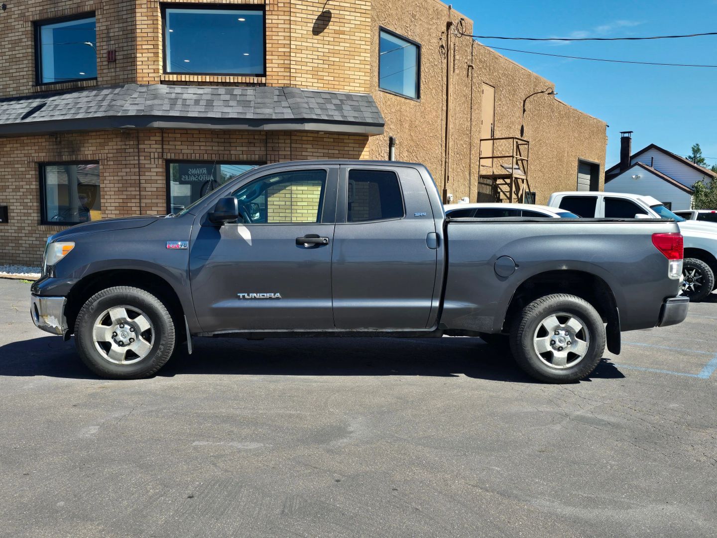 toyota tundra 2011 5TFUY5F11BX166299 image toyota tundra 2011 5TFUY5F11BX166299 image