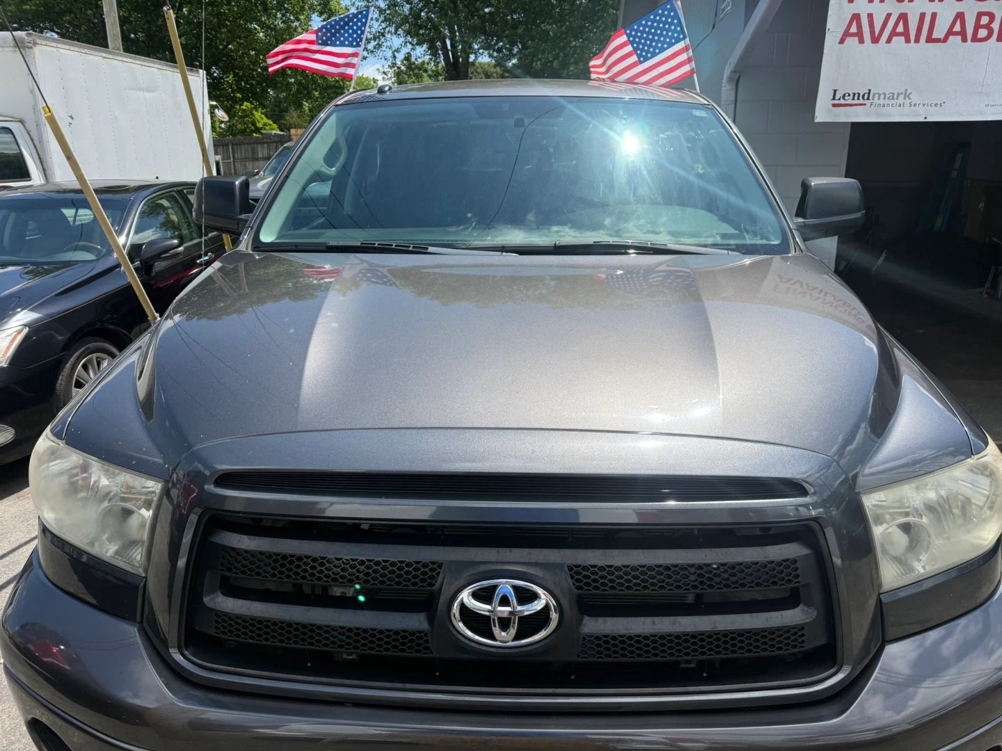 toyota tundra 2011 5TFDY5F10BX175642 image toyota tundra 2011 5TFDY5F10BX175642 image