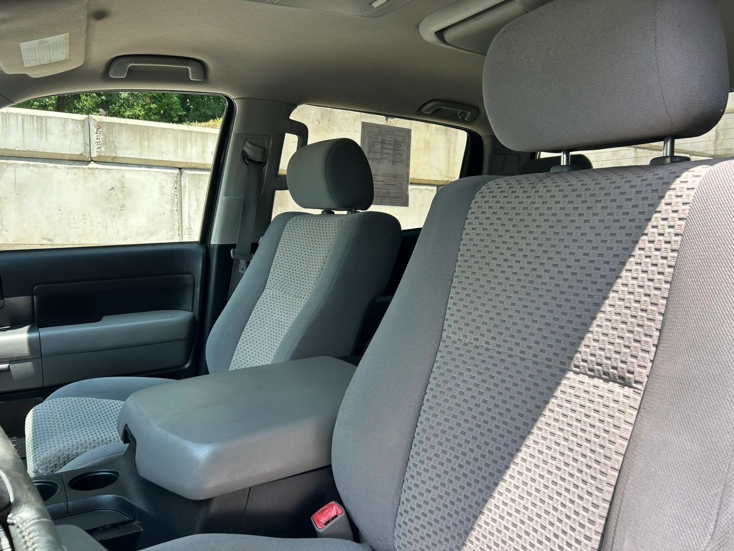 toyota tundra 2010 5TFDY5F10AX127587 image toyota tundra 2010 5TFDY5F10AX127587 image