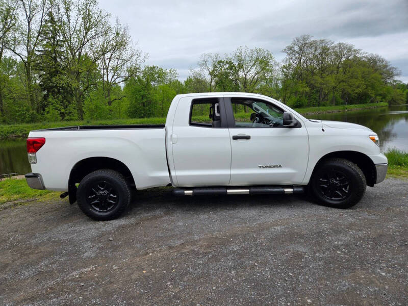 toyota tundra 2010 5TFUM5F12AX013103 image toyota tundra 2010 5TFUM5F12AX013103 image