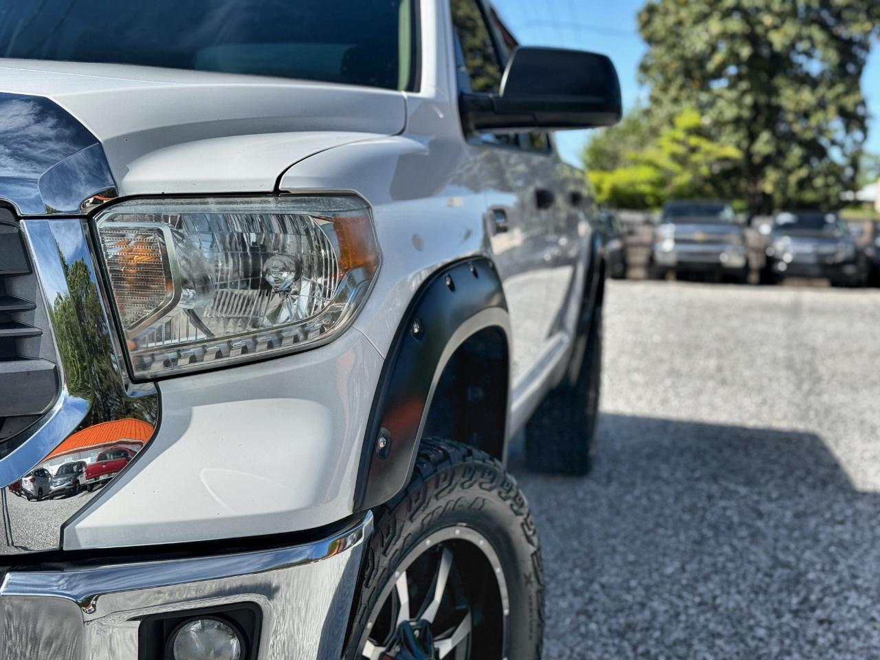 toyota tundra 2014 5TFDW5F15EX365737 image toyota tundra 2014 5TFDW5F15EX365737 image