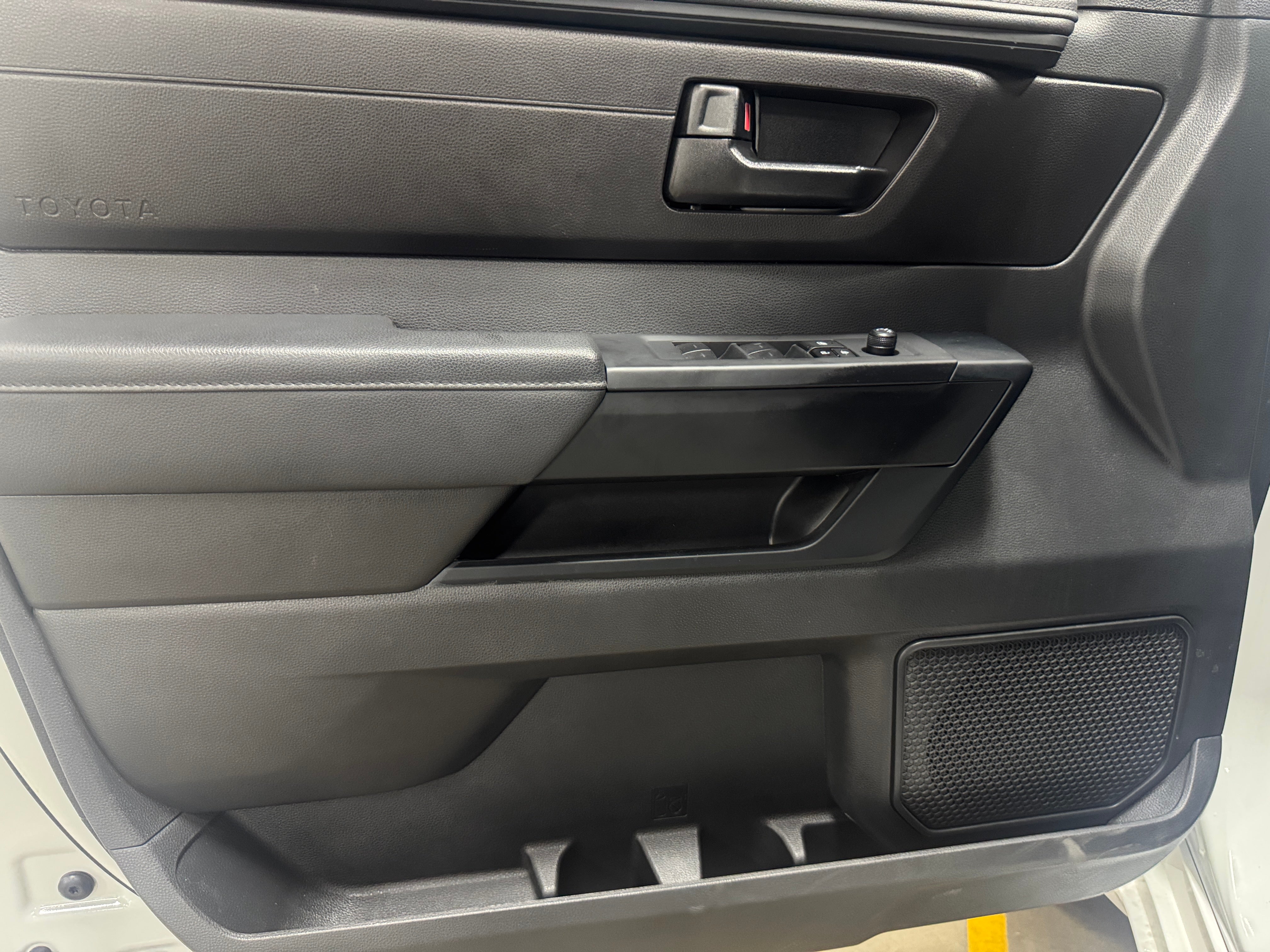 toyota tundra 2025 5TFKB5DB4SX264456 image toyota tundra 2025 5TFKB5DB4SX264456 image