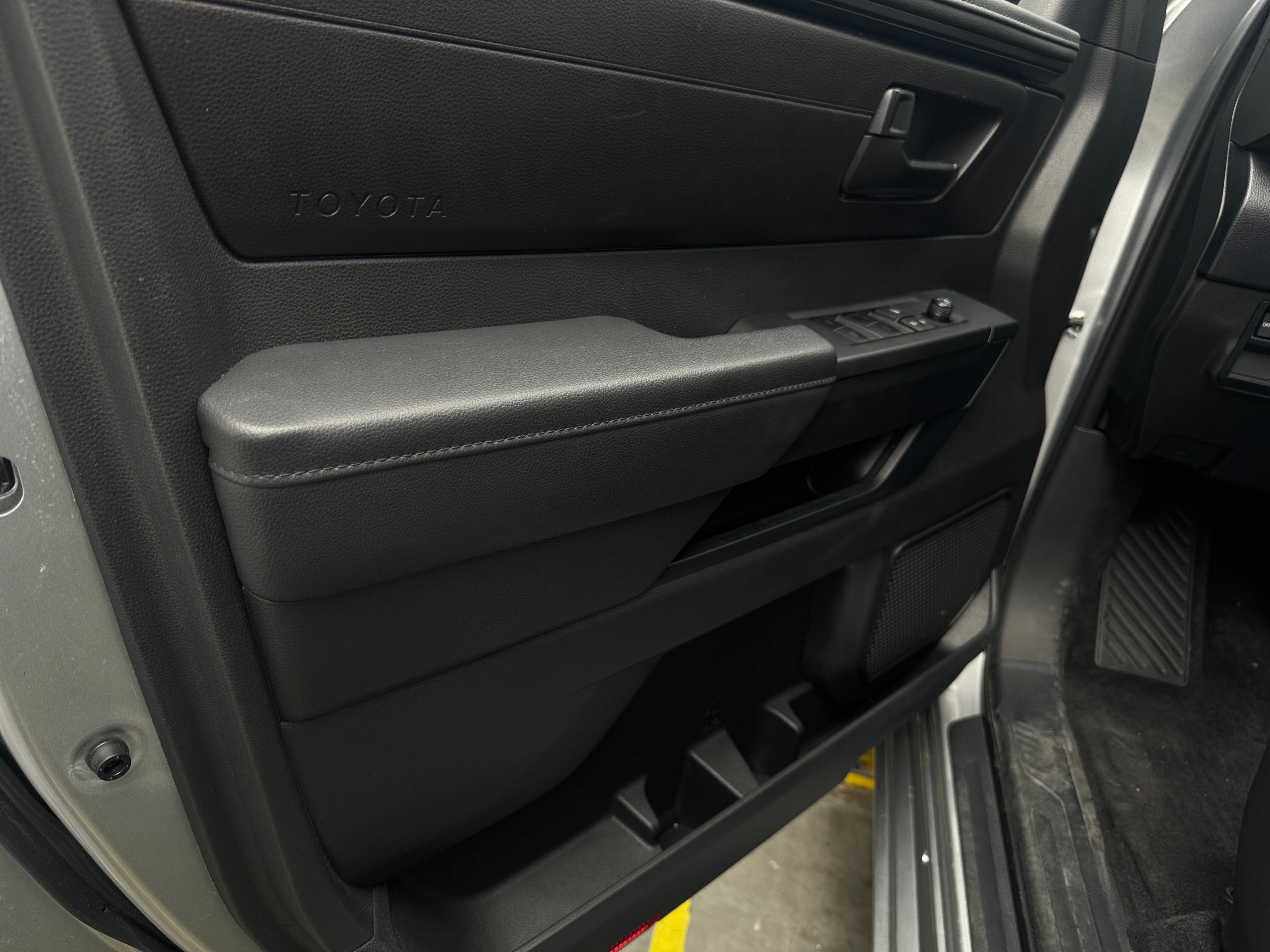 toyota tundra 2025 5TFKB5AB8SX047481 image toyota tundra 2025 5TFKB5AB8SX047481 image