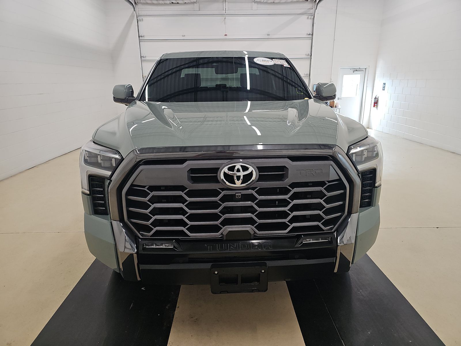 toyota tundra 2025 5TFWA5DB0SX290444 image