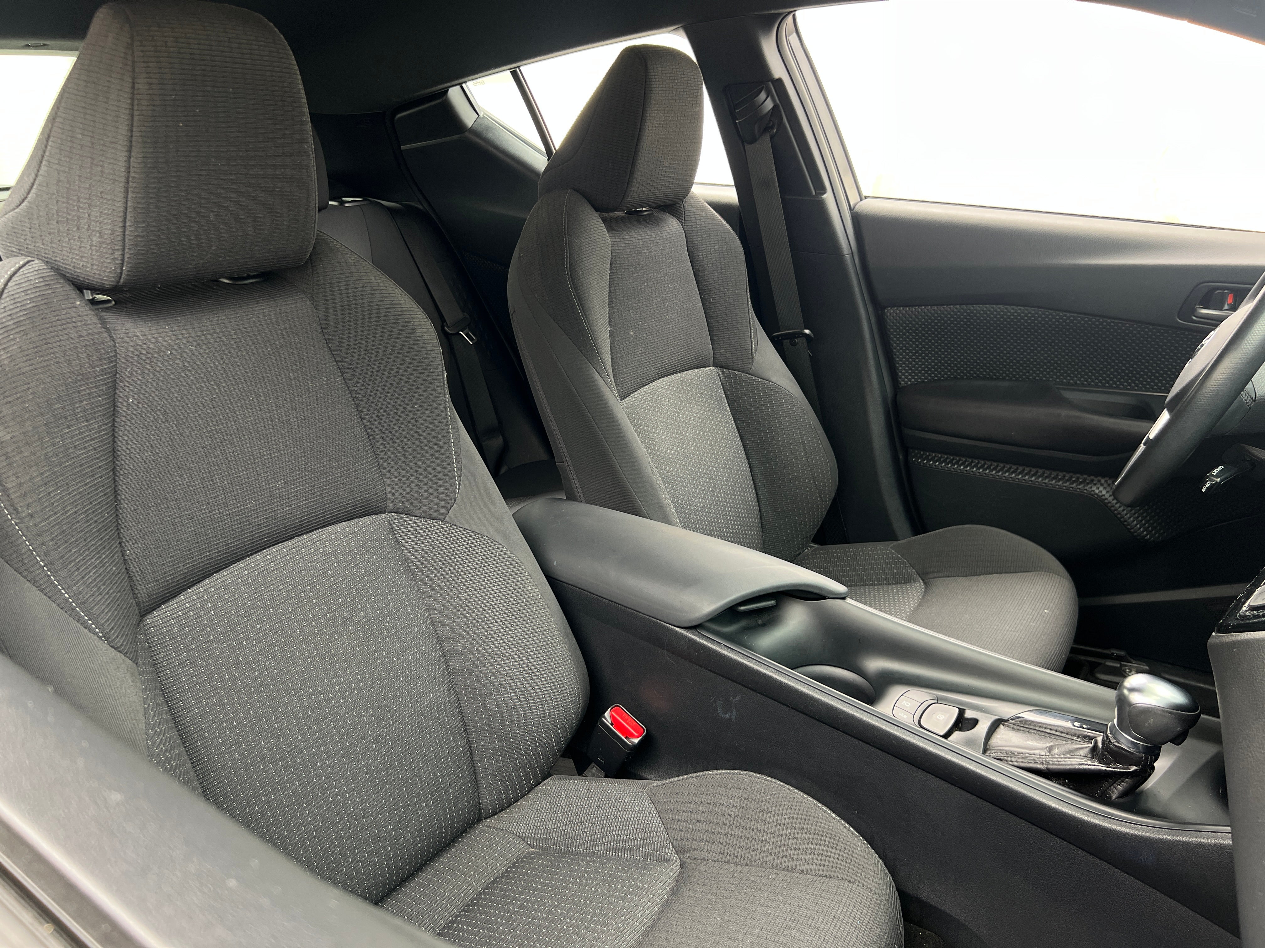 toyota c-hr 2018 NMTKHMBX0JR063468 image toyota c-hr 2018 NMTKHMBX0JR063468 image