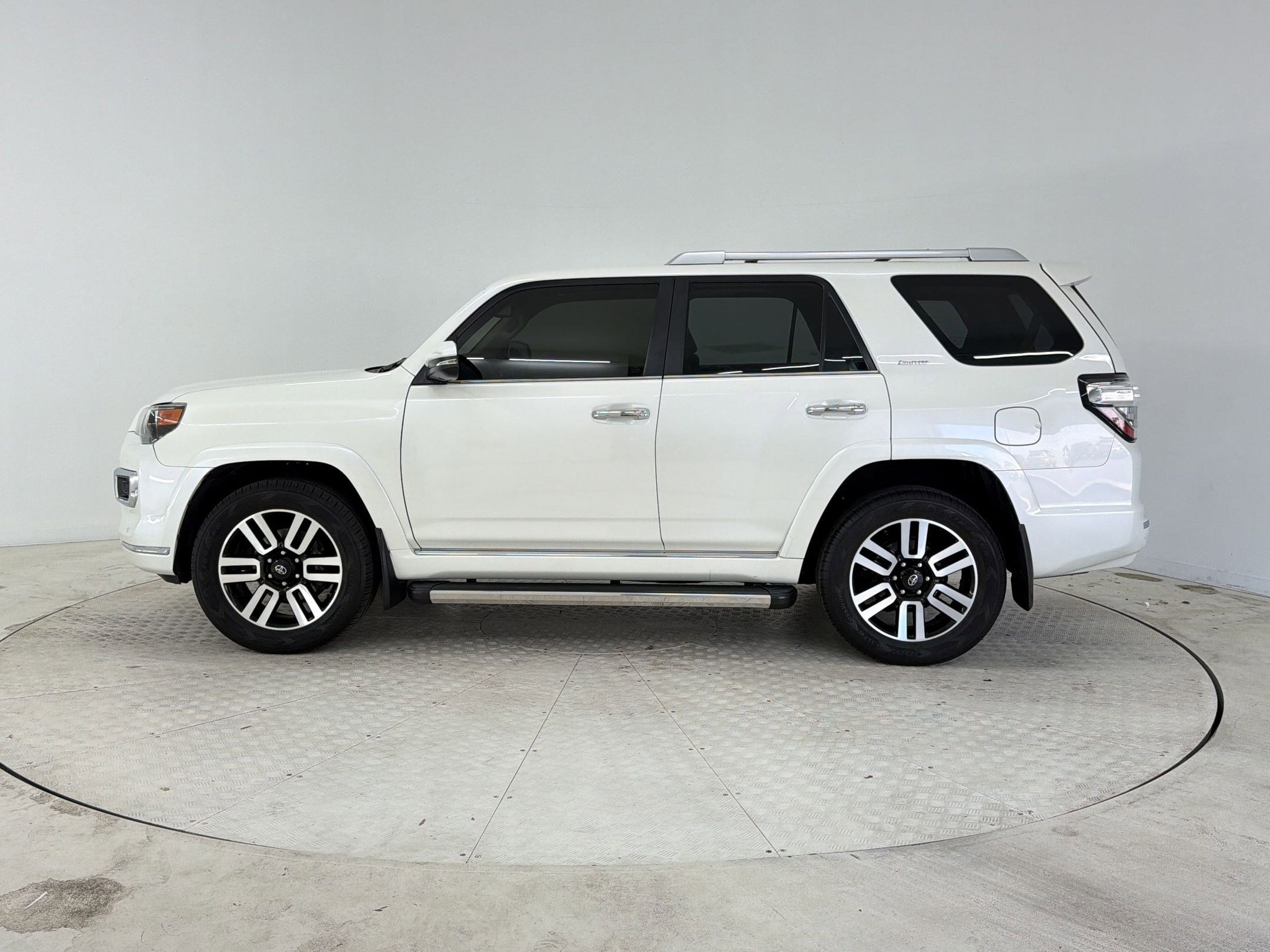 toyota 4runner 2019 JTEBU5JR1K5621546 image toyota 4runner 2019 JTEBU5JR1K5621546 image