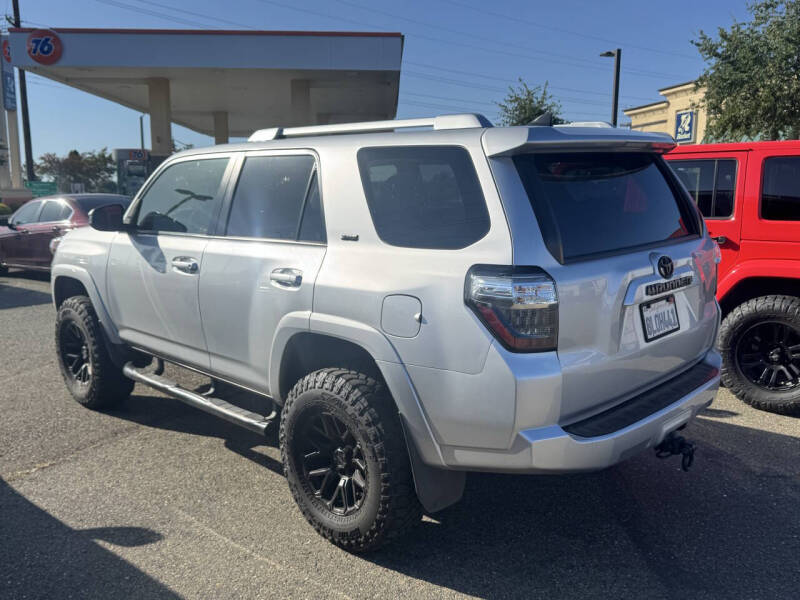 toyota 4runner 2018 JTEBU5JR1J5490620 image toyota 4runner 2018 JTEBU5JR1J5490620 image
