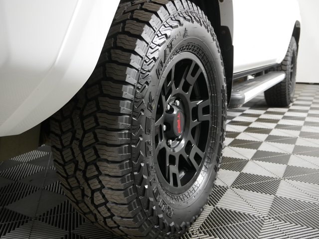toyota 4runner 2018 JTEBU5JR7J5563568 image toyota 4runner 2018 JTEBU5JR7J5563568 image