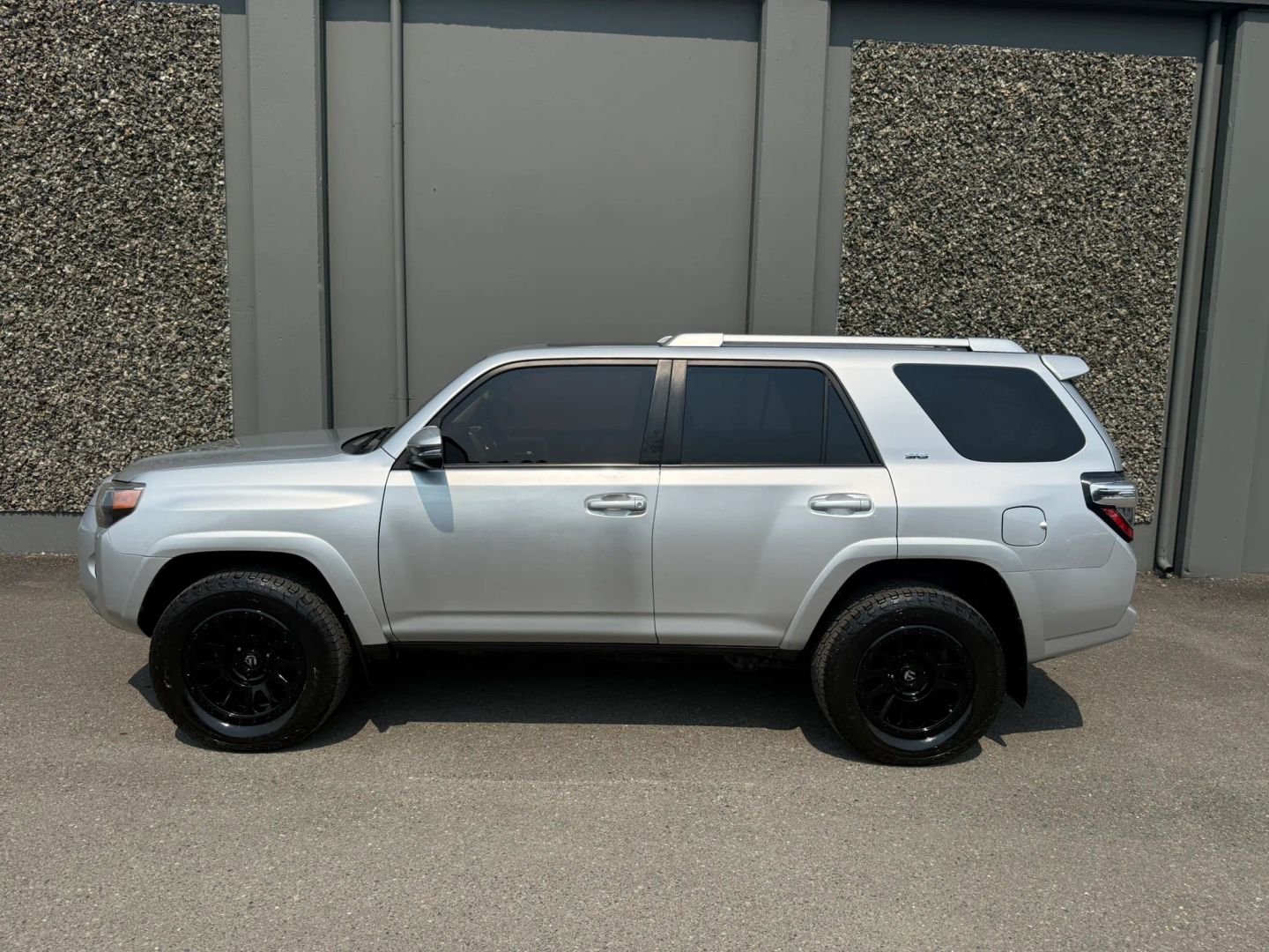 toyota 4runner 2017 JTEBU5JRXH5431124 image toyota 4runner 2017 JTEBU5JRXH5431124 image