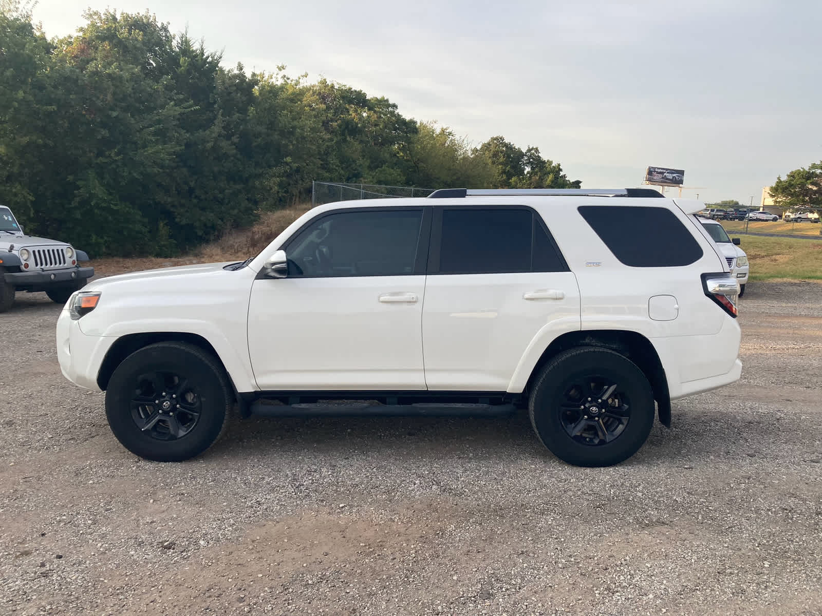 toyota 4runner 2020 JTEBU5JR9L5778937 image toyota 4runner 2020 JTEBU5JR9L5778937 image