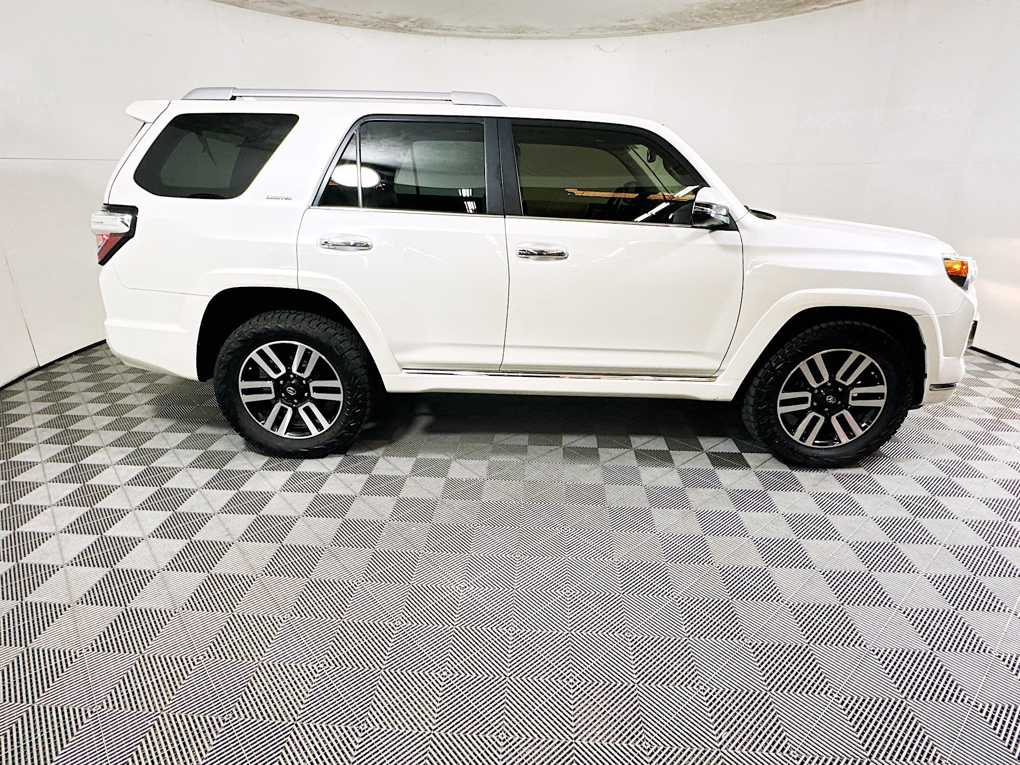 toyota 4runner 2020 JTEBU5JR9L5769509 image toyota 4runner 2020 JTEBU5JR9L5769509 image