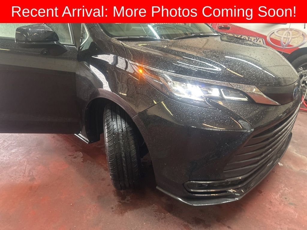 toyota sienna 2023 5TDKRKEC7PS167377 image