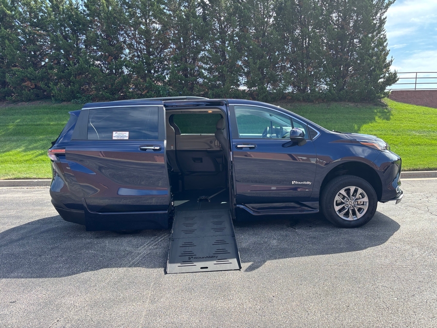 toyota sienna 2023 5TDJRKEC1PS179746 image toyota sienna 2023 5TDJRKEC1PS179746 image