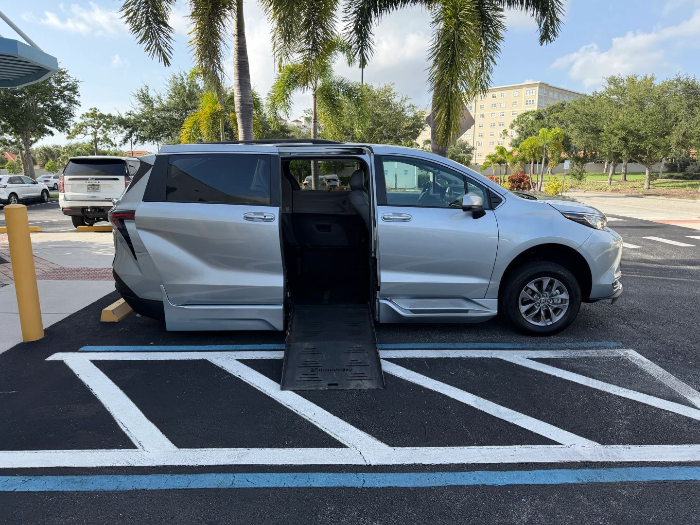 toyota sienna 2023 5TDJRKEC4PS168367 image toyota sienna 2023 5TDJRKEC4PS168367 image