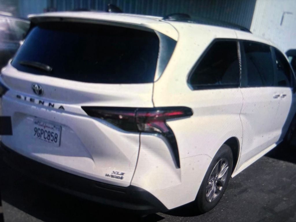 toyota sienna 2023 5TDYRKEC9PS171649 image