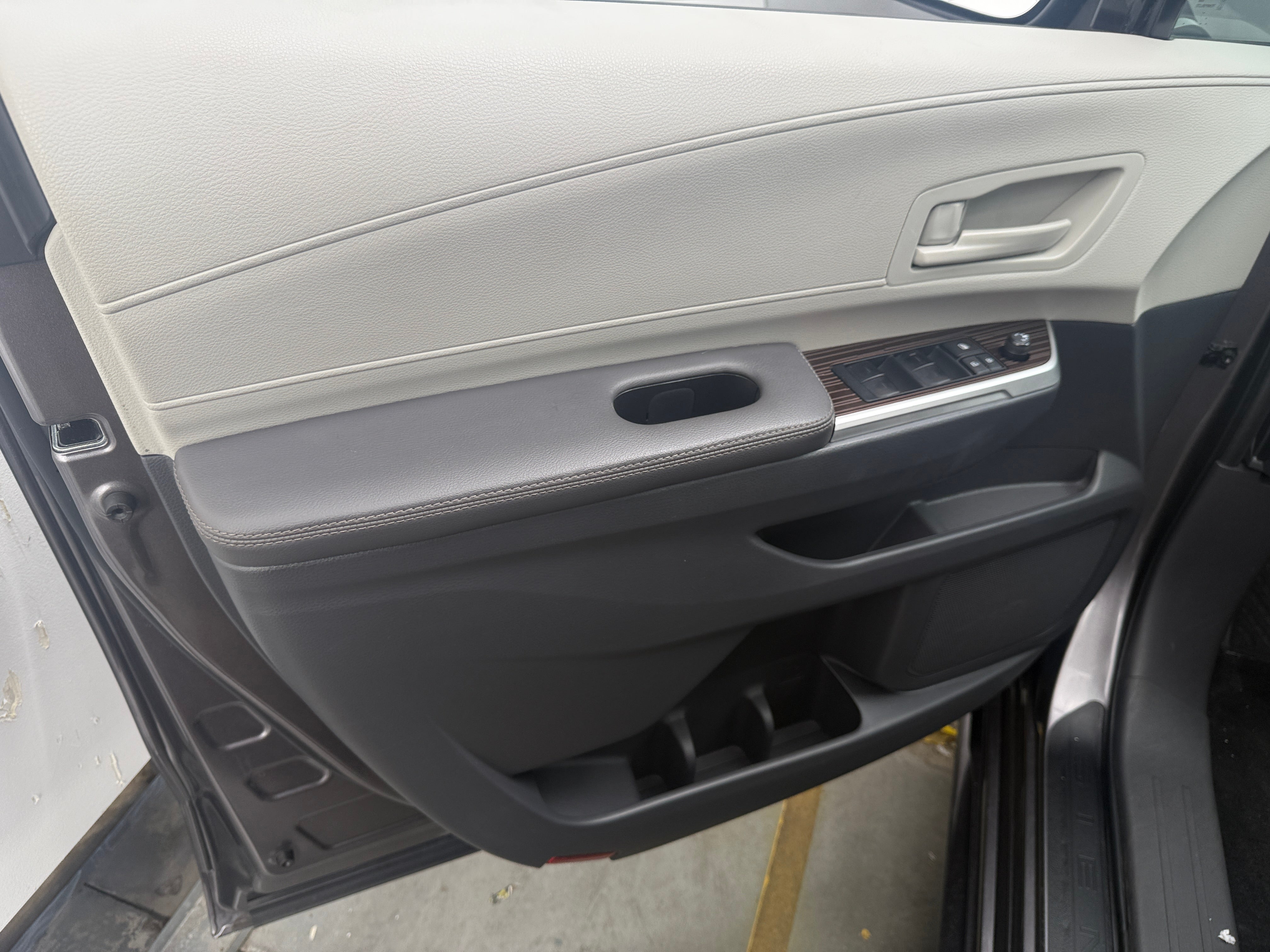 toyota sienna 2023 5TDBSKFC4PS074674 image toyota sienna 2023 5TDBSKFC4PS074674 image