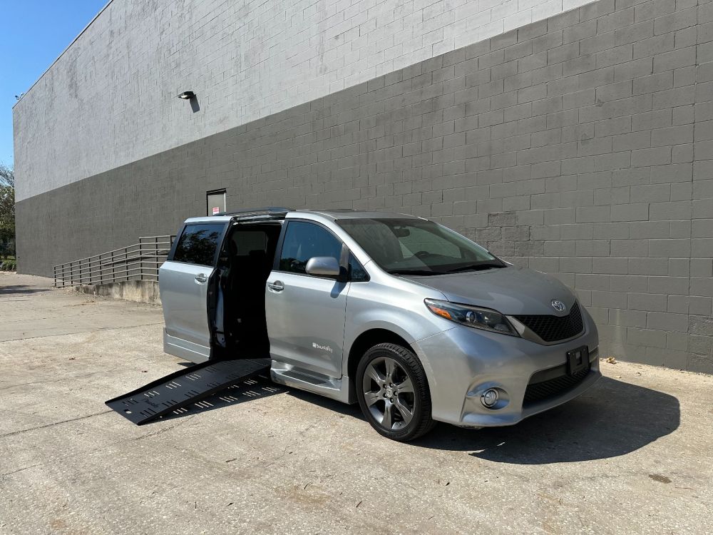 toyota sienna 2016 5TDXK3DC1GS760234 image toyota sienna 2016 5TDXK3DC1GS760234 image