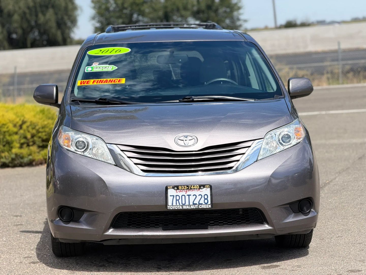 toyota sienna 2016 5TDJK3DC6GS138363 image toyota sienna 2016 5TDJK3DC6GS138363 image
