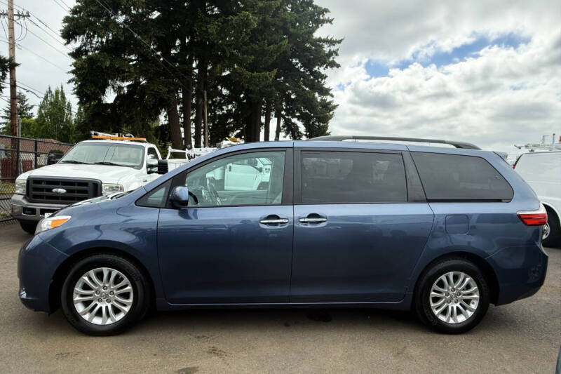 toyota sienna 2016 5TDYK3DC2GS718806 image