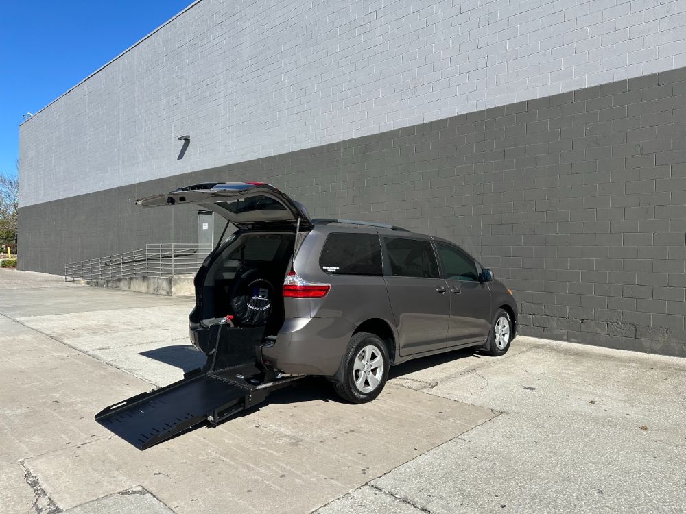 toyota sienna 2016 5TDKK3DCXGS713729 image toyota sienna 2016 5TDKK3DCXGS713729 image