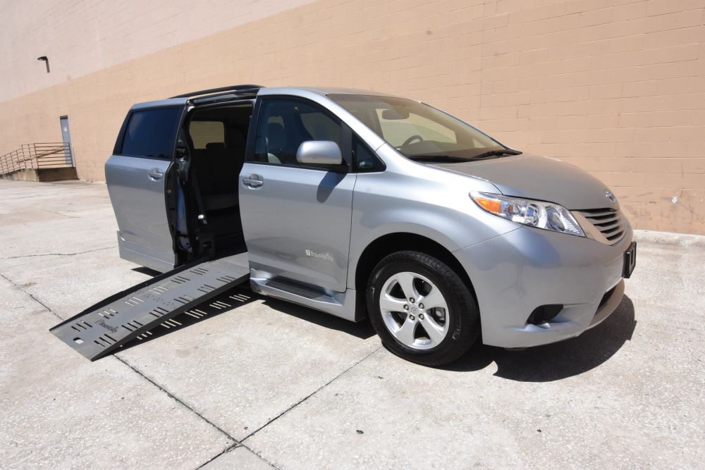 toyota sienna 2016 5TDKK3DC0GS753270 image toyota sienna 2016 5TDKK3DC0GS753270 image