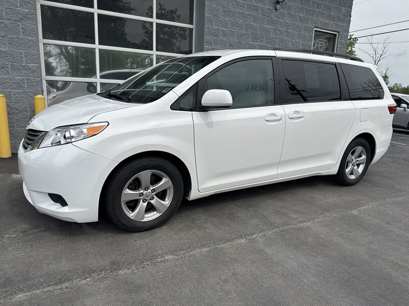 toyota sienna 2016 5TDKK3DC5GS752938 image