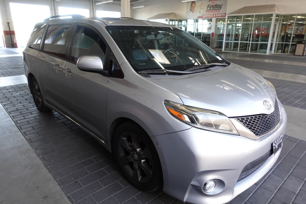 toyota sienna 2016 5TDXK3DC5GS738009 image toyota sienna 2016 5TDXK3DC5GS738009 image