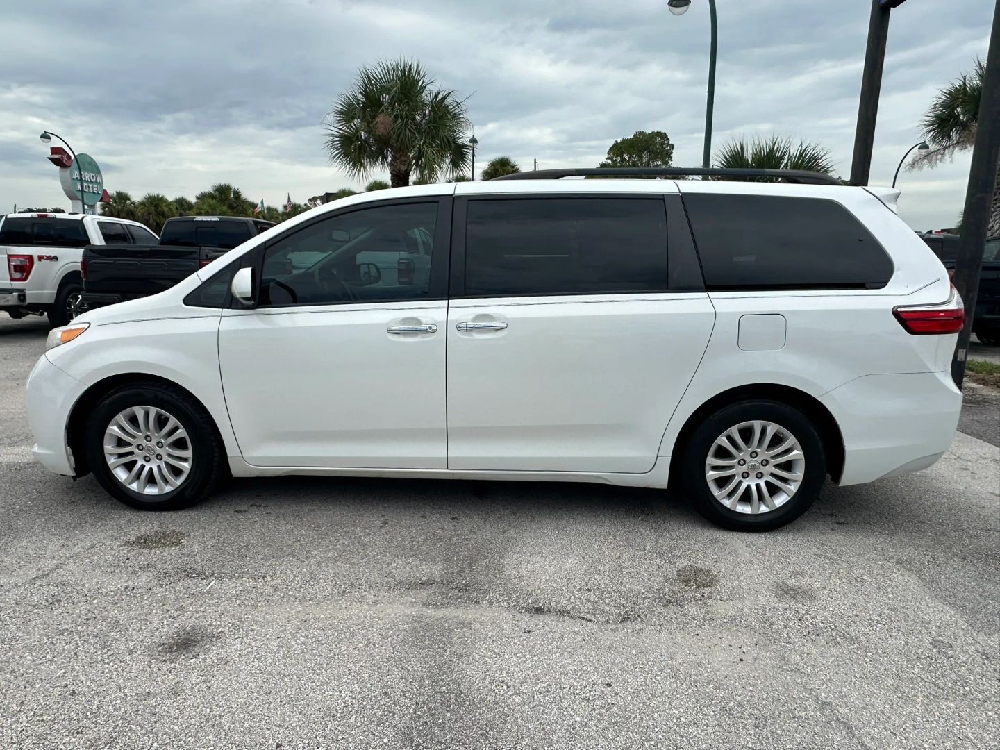 toyota sienna 2016 5TDYK3DC3GS700783 image