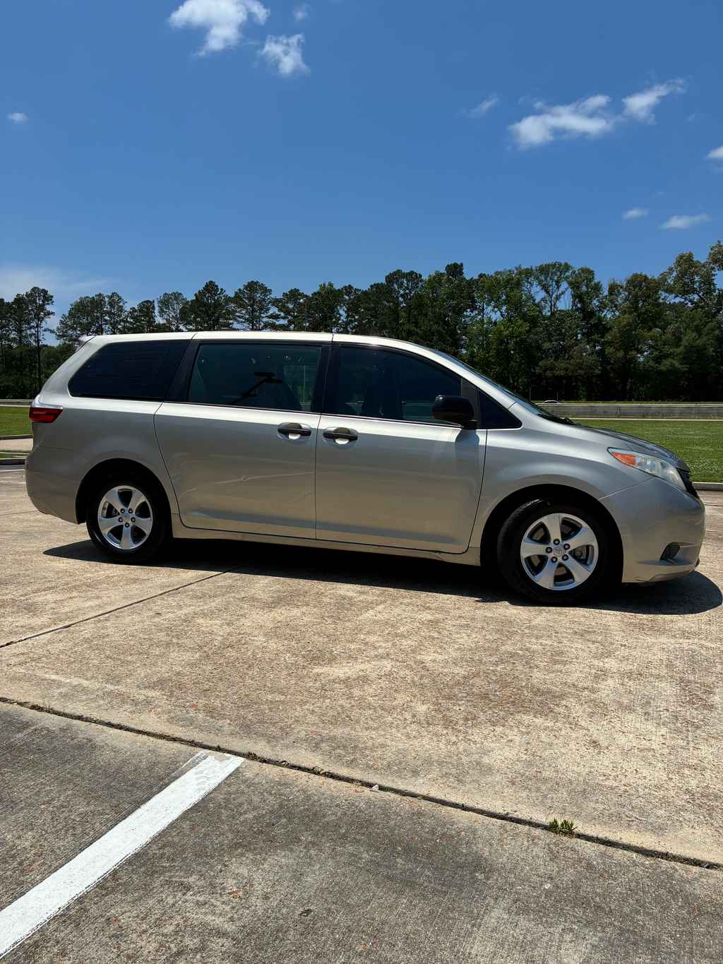 toyota sienna 2016 5TDZK3DC1GS718140 image toyota sienna 2016 5TDZK3DC1GS718140 image