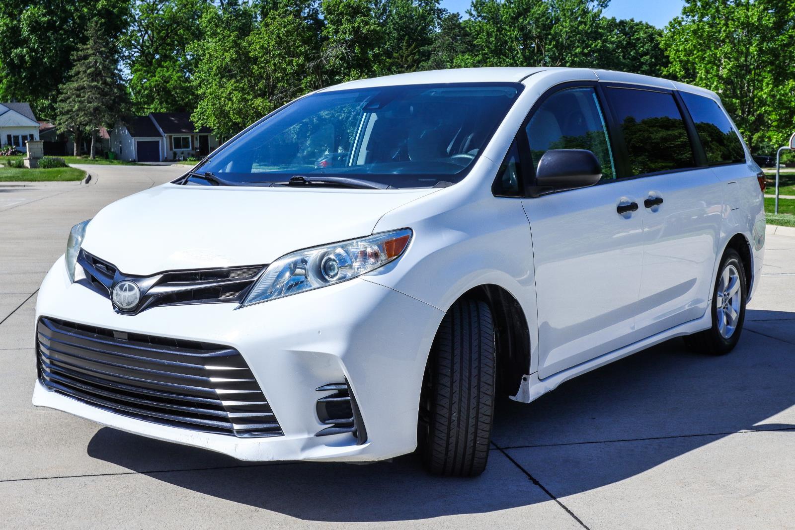toyota sienna 2019 5TDZZ3DC3KS015059 image toyota sienna 2019 5TDZZ3DC3KS015059 image