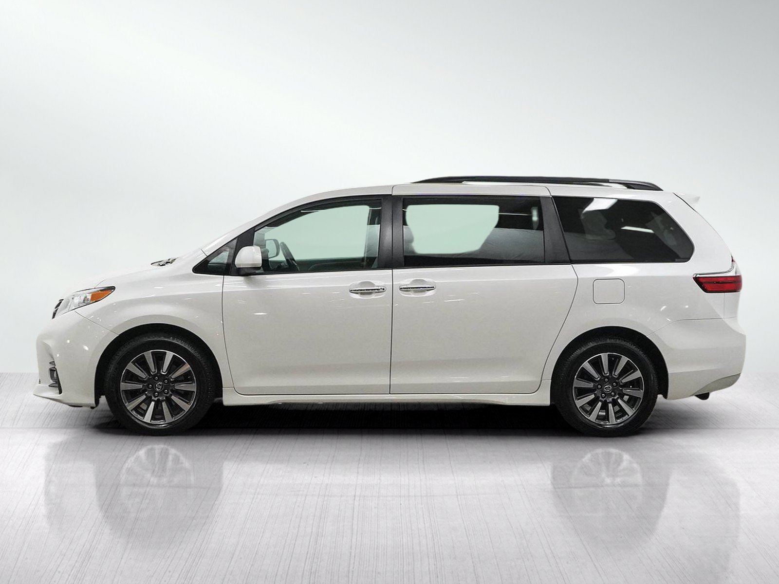 toyota sienna 2019 5TDDZ3DC6KS224791 image toyota sienna 2019 5TDDZ3DC6KS224791 image