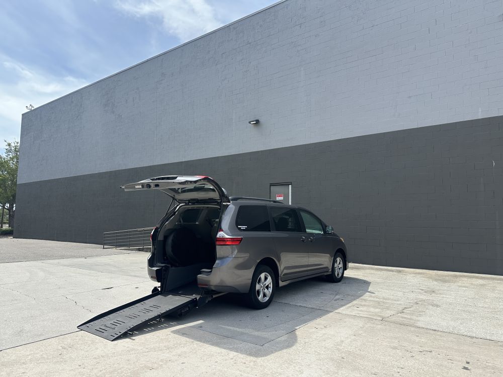 toyota sienna 2018 5TDKZ3DC4JS912925 image toyota sienna 2018 5TDKZ3DC4JS912925 image