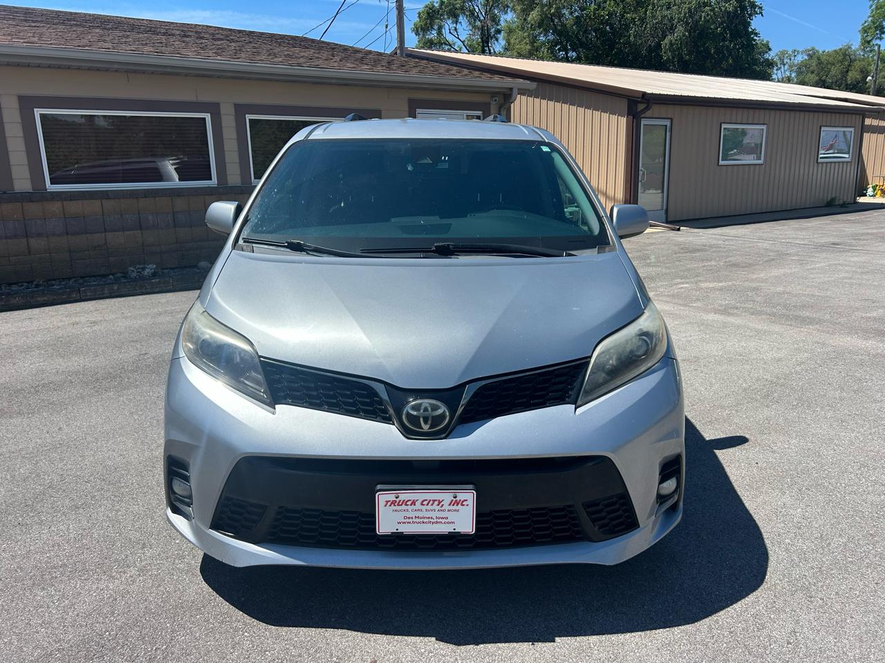 toyota sienna 2018 5TDXZ3DC9JS923893 image toyota sienna 2018 5TDXZ3DC9JS923893 image
