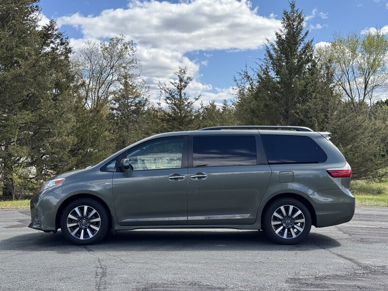 toyota sienna 2018 5TDDZ3DC3JS208143 image toyota sienna 2018 5TDDZ3DC3JS208143 image