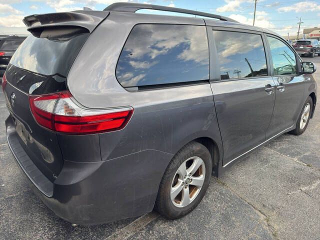 toyota sienna 2018 5TDKZ3DC6JS917933 image toyota sienna 2018 5TDKZ3DC6JS917933 image