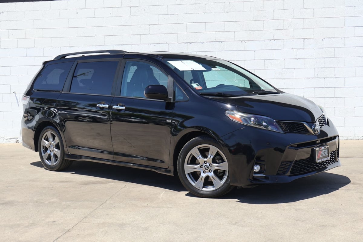 toyota sienna 2018 5TDXZ3DC9JS957560 image toyota sienna 2018 5TDXZ3DC9JS957560 image