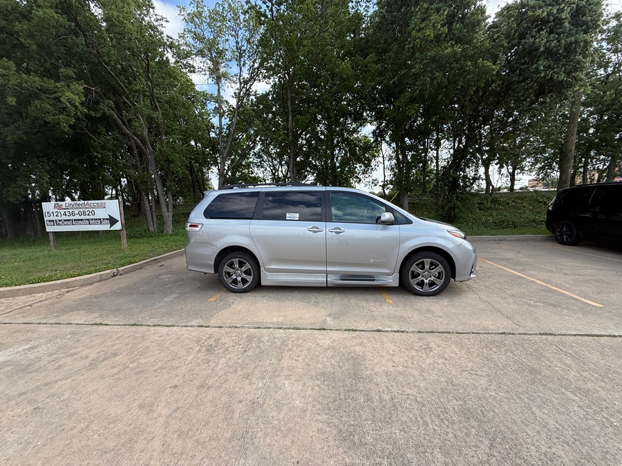 toyota sienna 2018 5TDXZ3DC0JS943675 image toyota sienna 2018 5TDXZ3DC0JS943675 image
