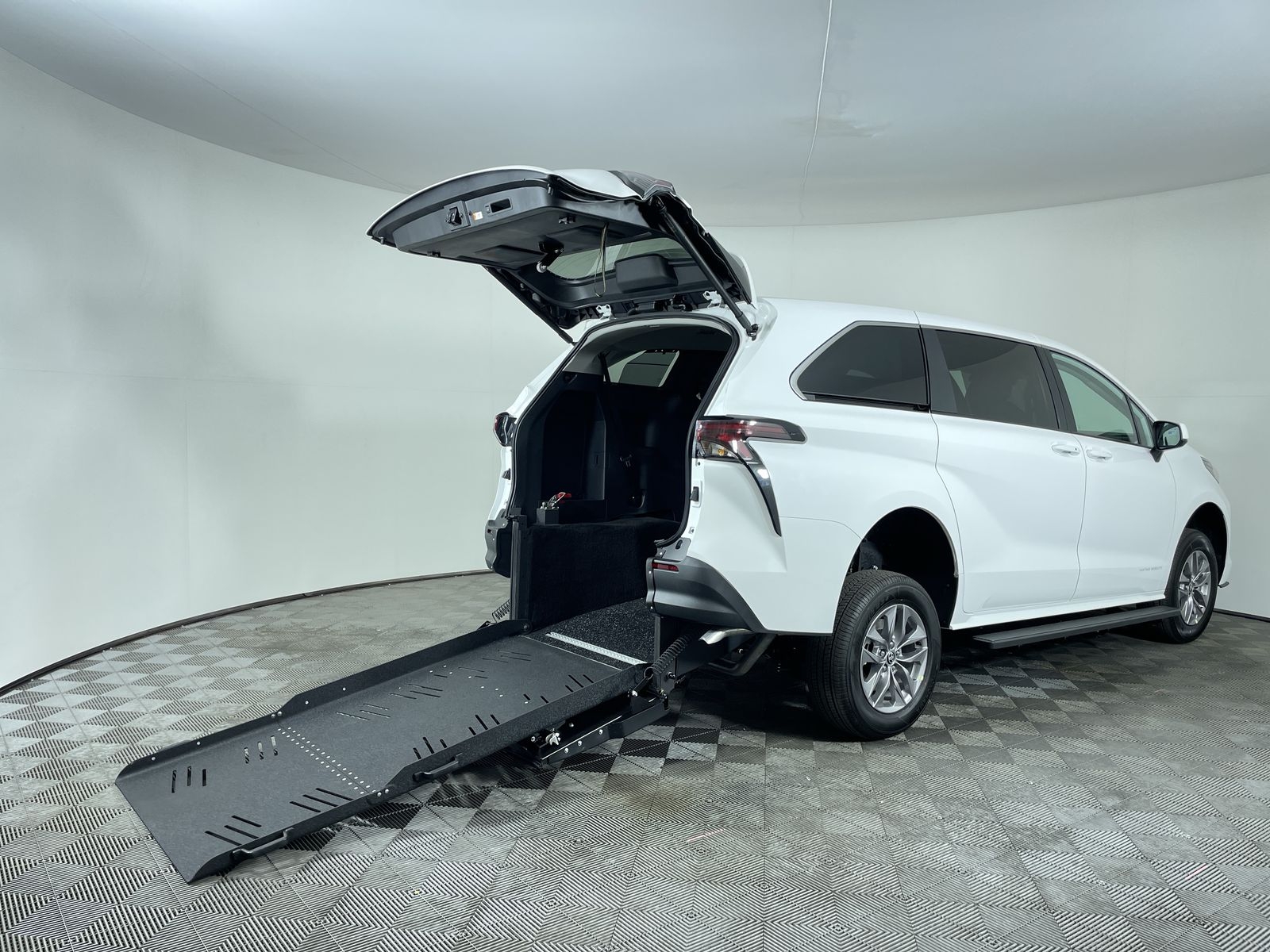 toyota sienna 2026 5TDKRKEC4TS295408 image toyota sienna 2026 5TDKRKEC4TS295408 image
