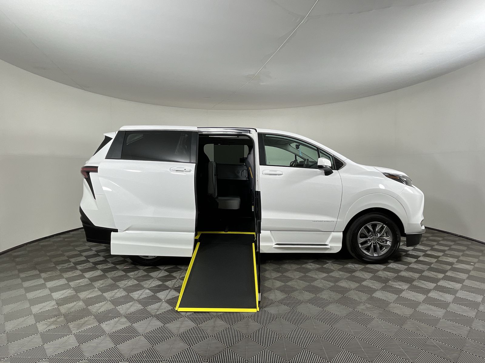 toyota sienna 2026 5TDKSKFC6TS238758 image toyota sienna 2026 5TDKSKFC6TS238758 image