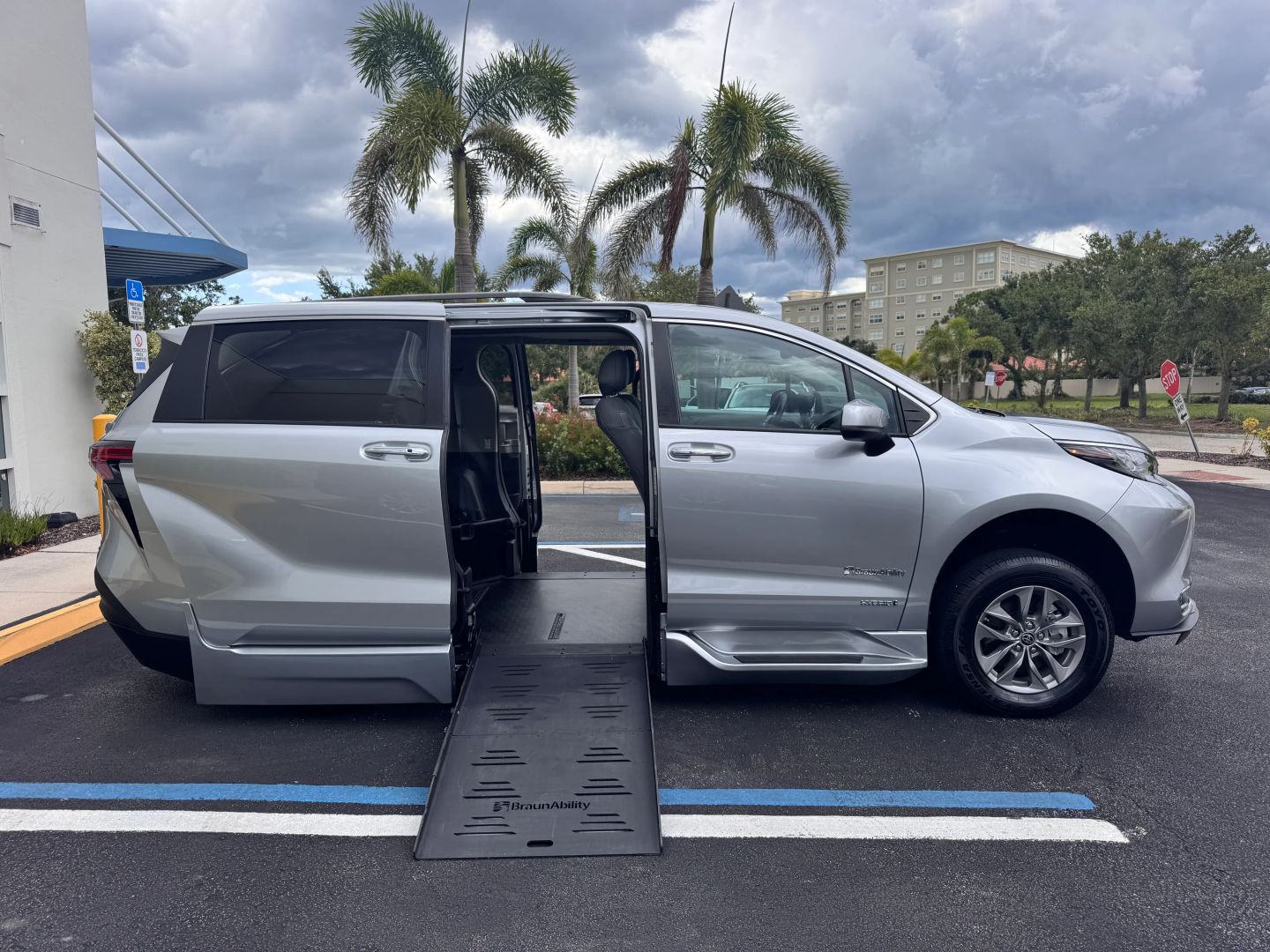 toyota sienna 2021 5TDJRKEC5MS059363 image toyota sienna 2021 5TDJRKEC5MS059363 image